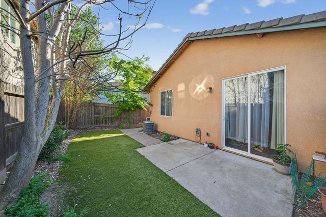 3540 Mamie Jennings Way, Sacramento, CA 95838