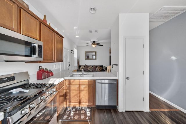 3540 Mamie Jennings Way, Sacramento, CA 95838