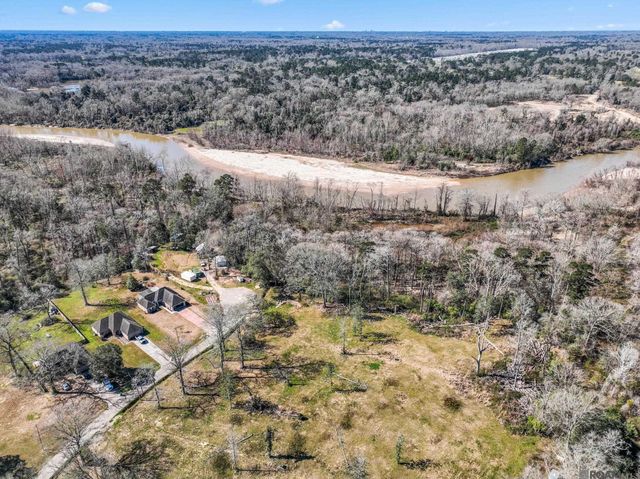 7051 Chandler Bluff Rd, Denham Springs, LA 70706
