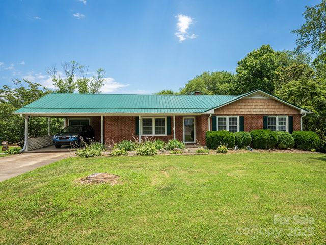69 Katydid Drive, Marion, NC 28752
