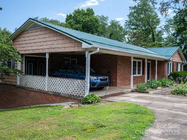 69 Katydid Drive, Marion, NC 28752