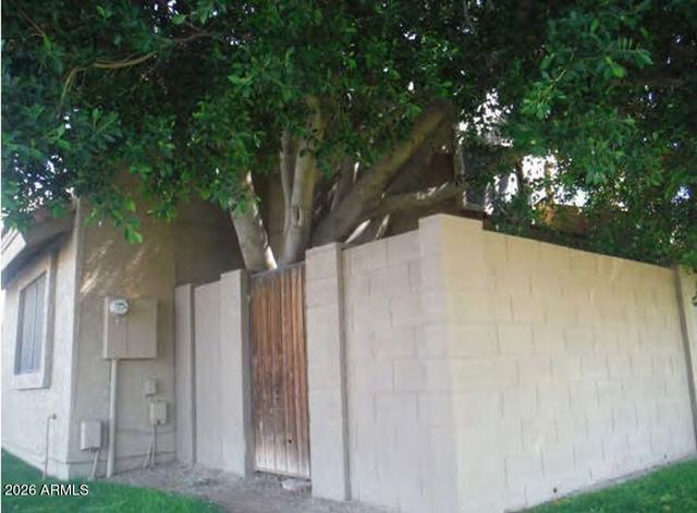 222 W BROWN Road 1, Mesa, AZ 85201