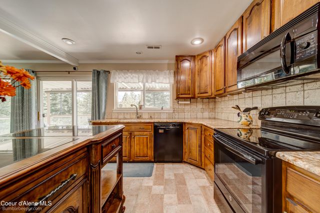 7485 E REVILO POINT RD, Hayden, ID 83835