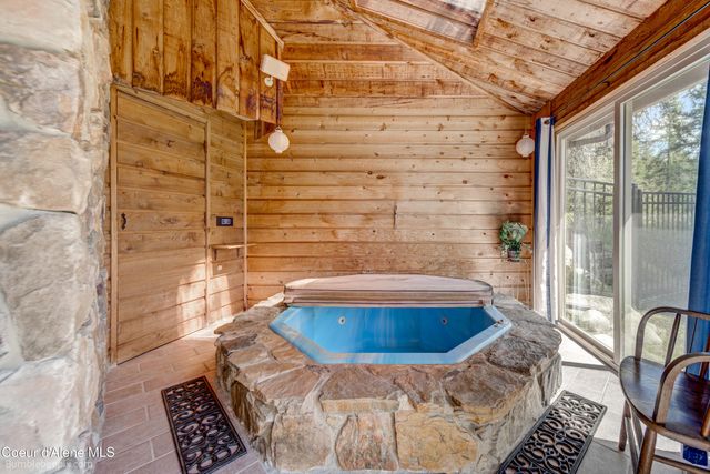 7485 E REVILO POINT RD, Hayden, ID 83835