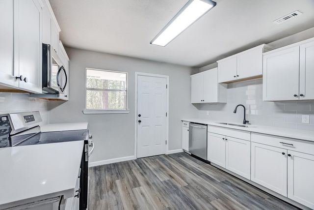 3298 Colonial Drive, Kountze, TX 77625