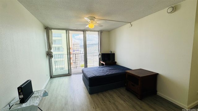 2754 Kuilei Street 2101, Honolulu, HI 96826