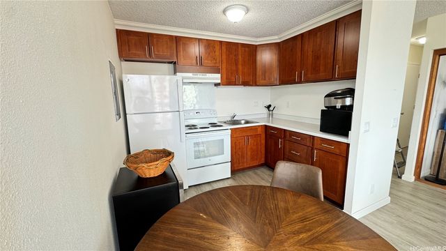 2754 Kuilei Street 2101, Honolulu, HI 96826