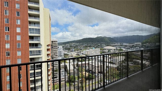 2754 Kuilei Street 2101, Honolulu, HI 96826