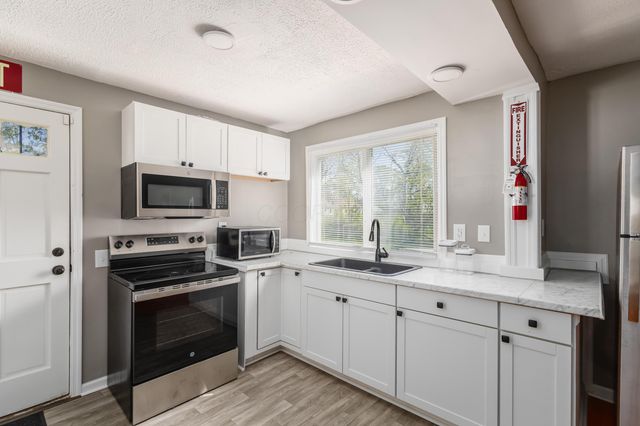 2958 E 11th Avenue, Columbus, OH 43219