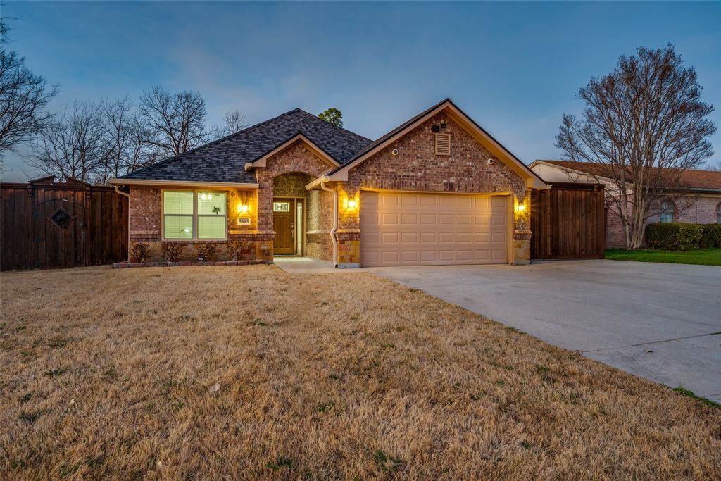 5613 Marlene Drive, Watauga, TX 76148