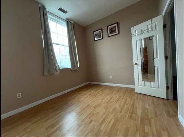 21 Linden St 203, Quincy, MA 02170