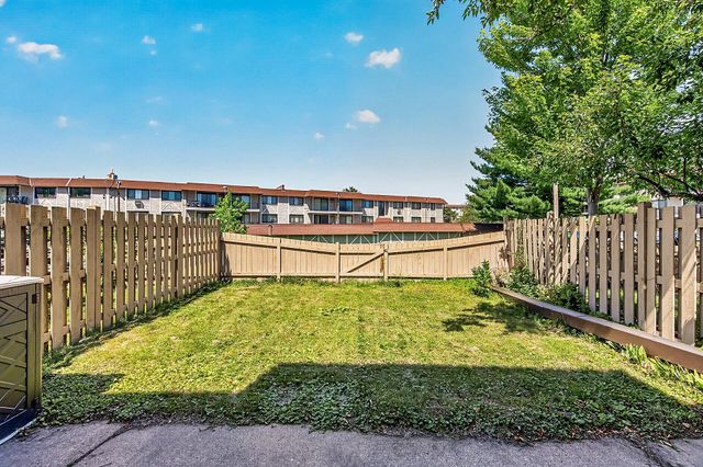 123 McKnight Road N J, Saint Paul, MN 55119