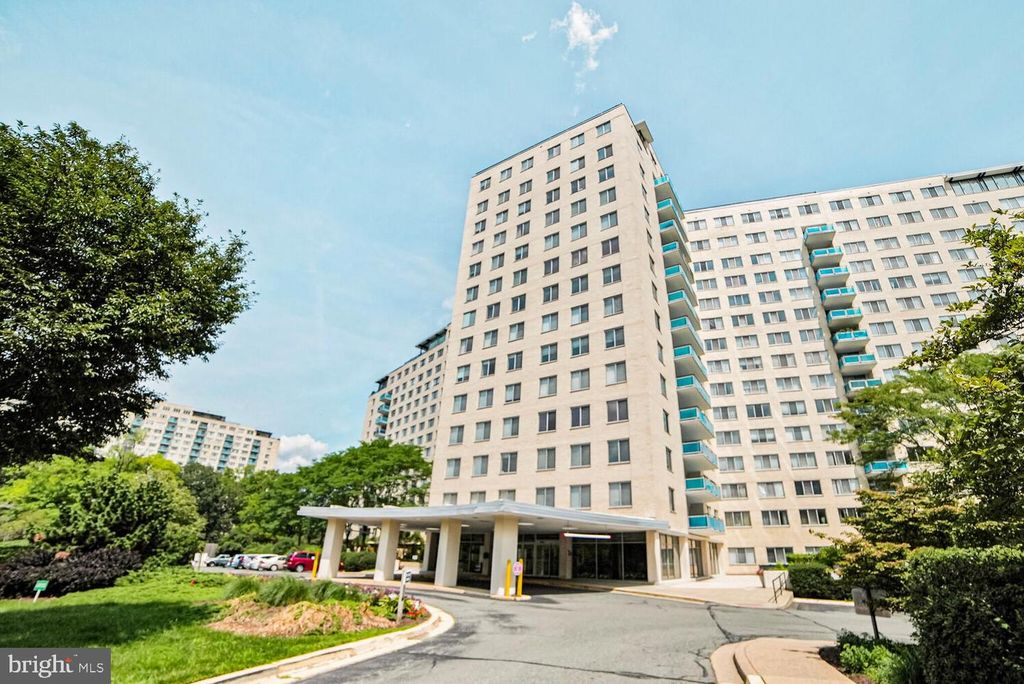 10401 GROSVENOR PL #116, Rockville, MD 20852