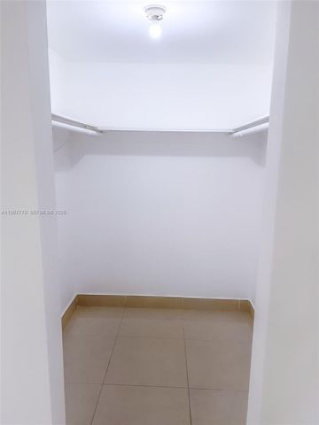 3610 NW 21st St 104, Lauderdale Lakes, FL 33311