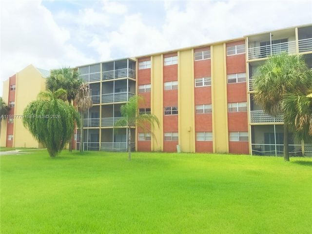 3610 NW 21st St 104, Lauderdale Lakes, FL 33311