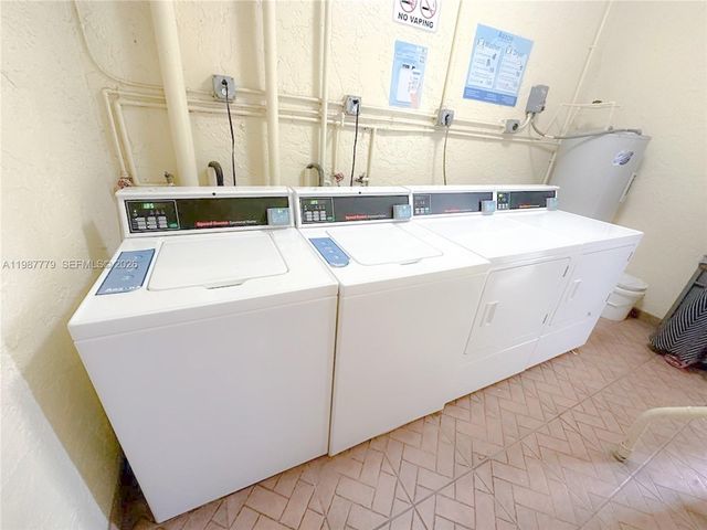 3610 NW 21st St 104, Lauderdale Lakes, FL 33311