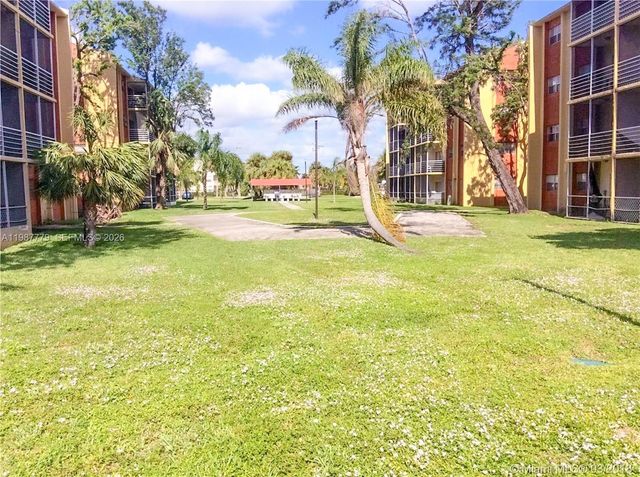 3610 NW 21st St 104, Lauderdale Lakes, FL 33311