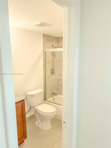 3610 NW 21st St 104, Lauderdale Lakes, FL 33311