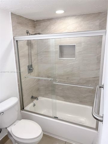 3610 NW 21st St 104, Lauderdale Lakes, FL 33311