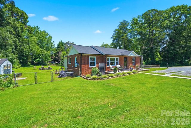 2732 E Long Avenue, Gastonia, NC 28054