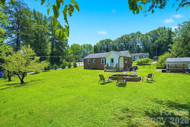 2732 E Long Avenue, Gastonia, NC 28054