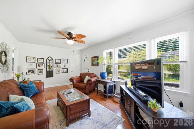 2732 E Long Avenue, Gastonia, NC 28054