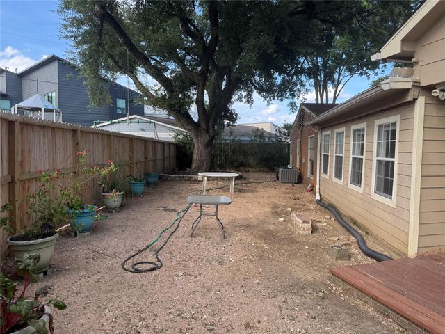 6944 Burgess Street, Houston, TX 77021