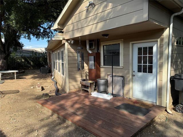 6944 Burgess Street, Houston, TX 77021