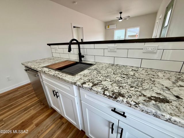 1383 N Saddleback Circle, Tombstone, AZ 85638