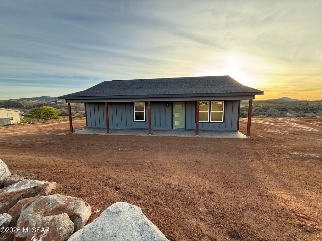 1383 N Saddleback Circle, Tombstone, AZ 85638