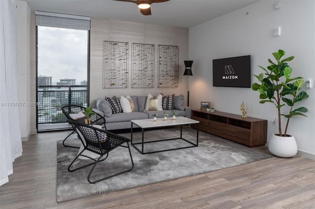 221 SW 12th St 612, Miami, FL 33130