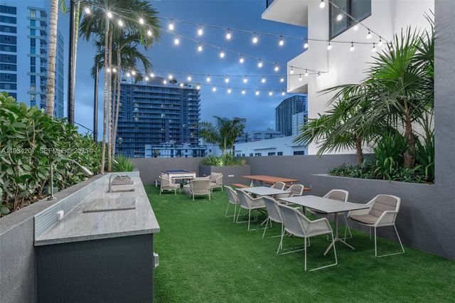 221 SW 12th St 612, Miami, FL 33130