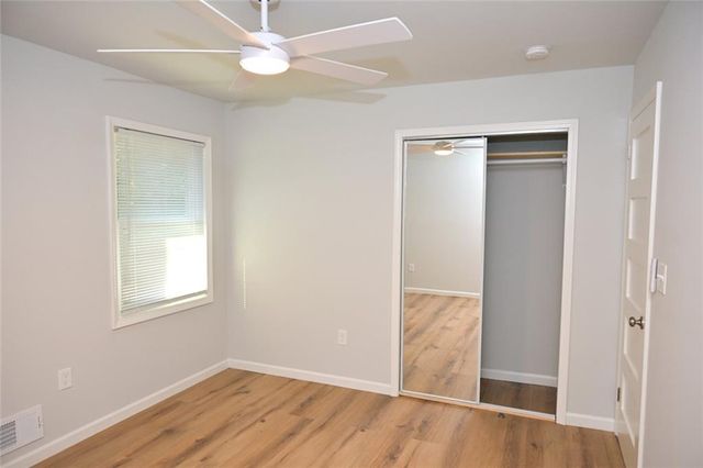 586 E Glochester Place NW, Norcross, GA 30071