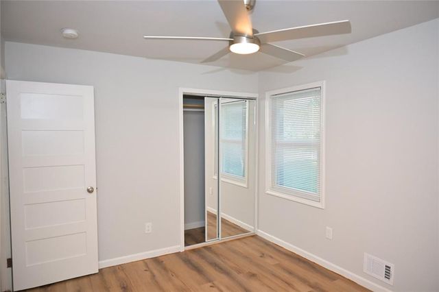 586 E Glochester Place NW, Norcross, GA 30071