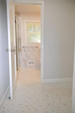 586 E Glochester Place NW, Norcross, GA 30071