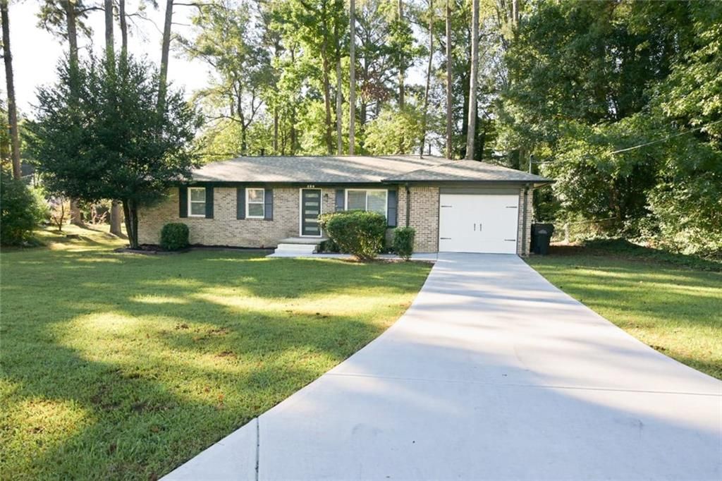 586 E Glochester Place NW, Norcross, GA 30071