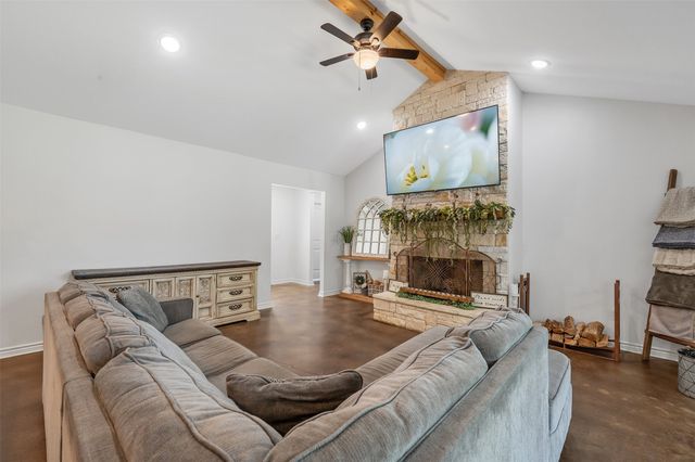 19731 County Road 4130, Lindale, TX 75771