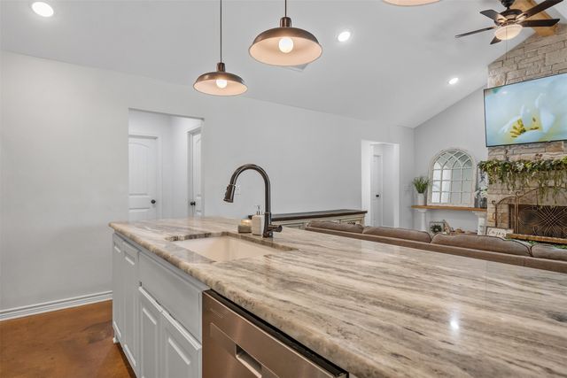 19731 County Road 4130, Lindale, TX 75771