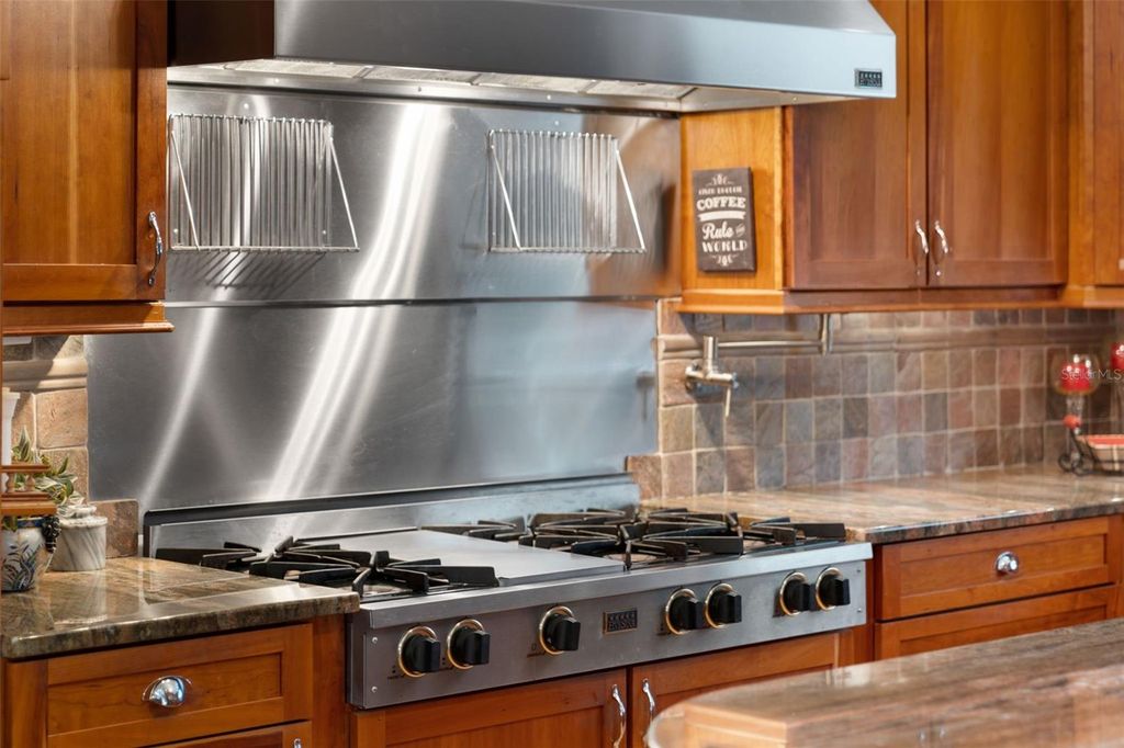 Image 12 of property listing at 4329 14TH STREET CIRCLE, Palmetto, FL 34221