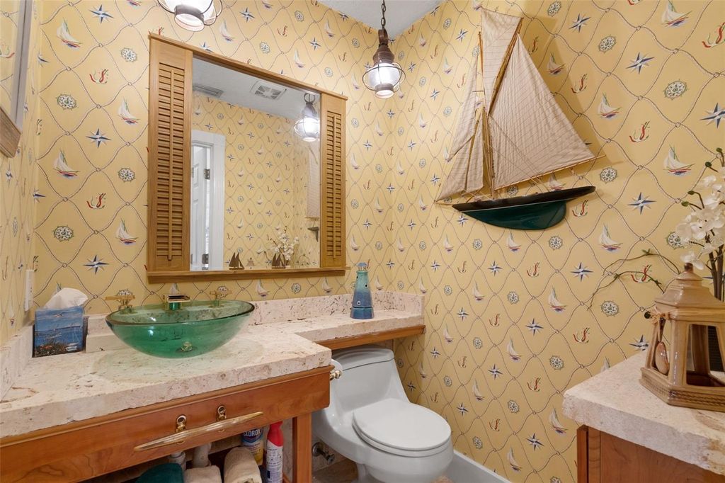 Image 16 of property listing at 4329 14TH STREET CIRCLE, Palmetto, FL 34221