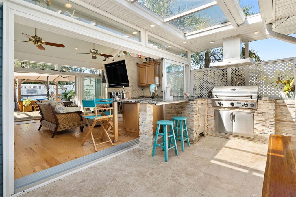 Image 37 of property listing at 4329 14TH STREET CIRCLE, Palmetto, FL 34221