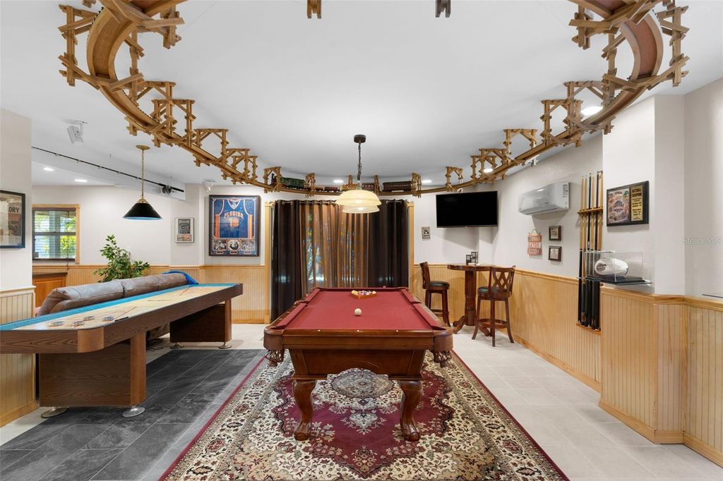 Image 49 of property listing at 4329 14TH STREET CIRCLE, Palmetto, FL 34221