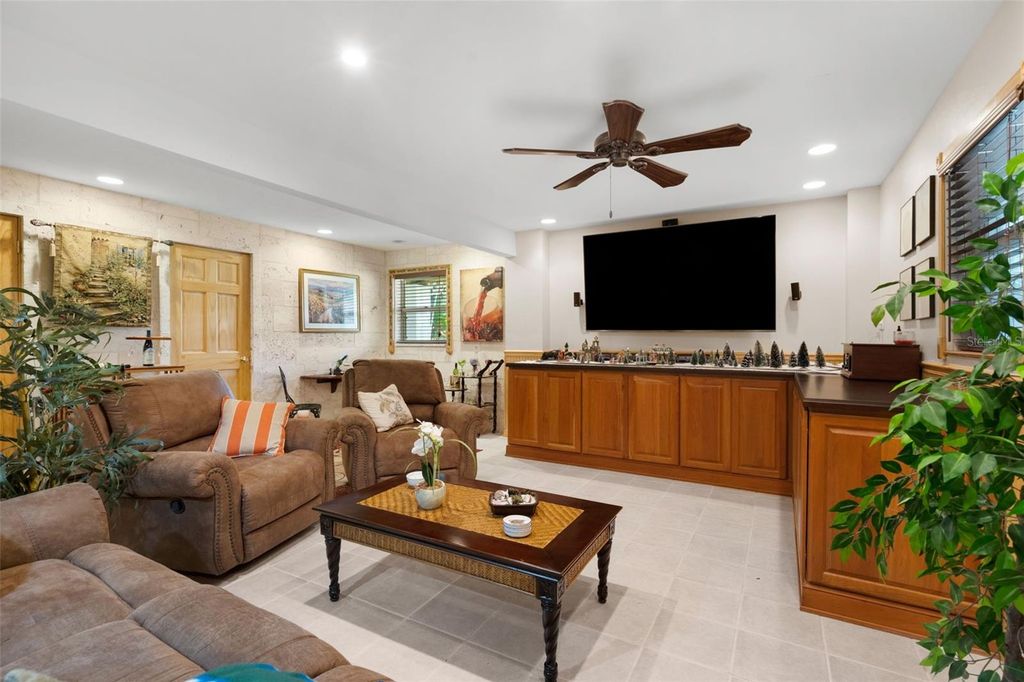 Image 51 of property listing at 4329 14TH STREET CIRCLE, Palmetto, FL 34221