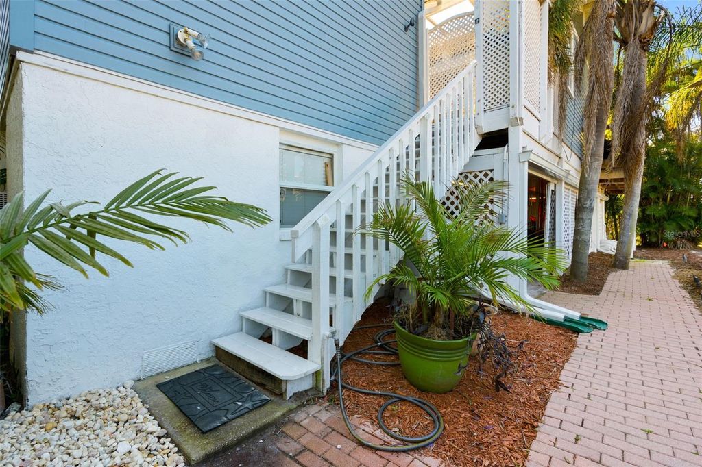 Image 59 of property listing at 4329 14TH STREET CIRCLE, Palmetto, FL 34221