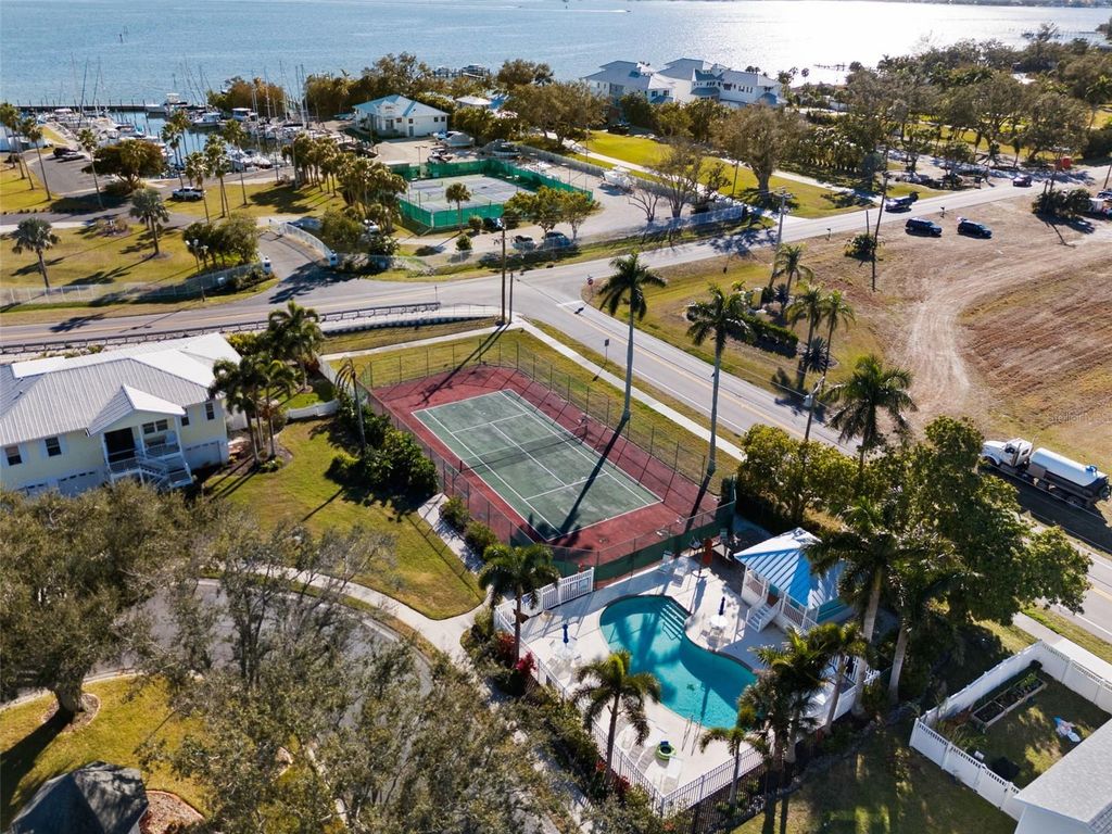 Image 69 of property listing at 4329 14TH STREET CIRCLE, Palmetto, FL 34221