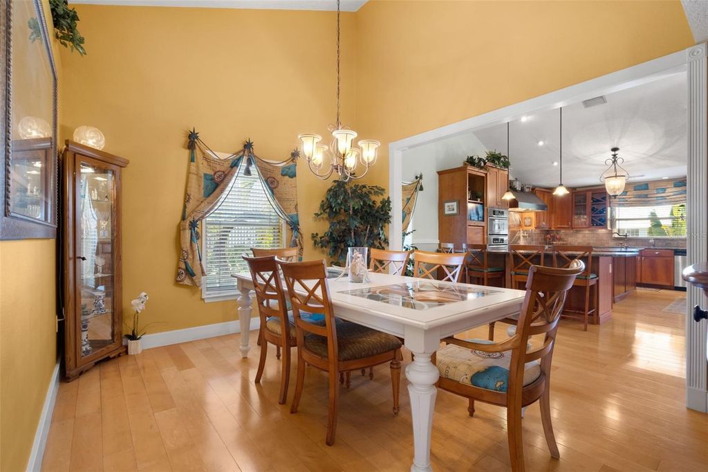 Image 10 of property listing at 4329 14TH STREET CIRCLE, Palmetto, FL 34221