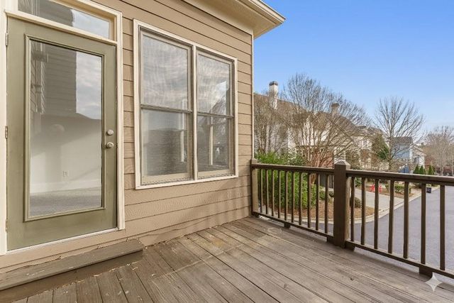 145 W Ridge Way, Roswell, GA 30076