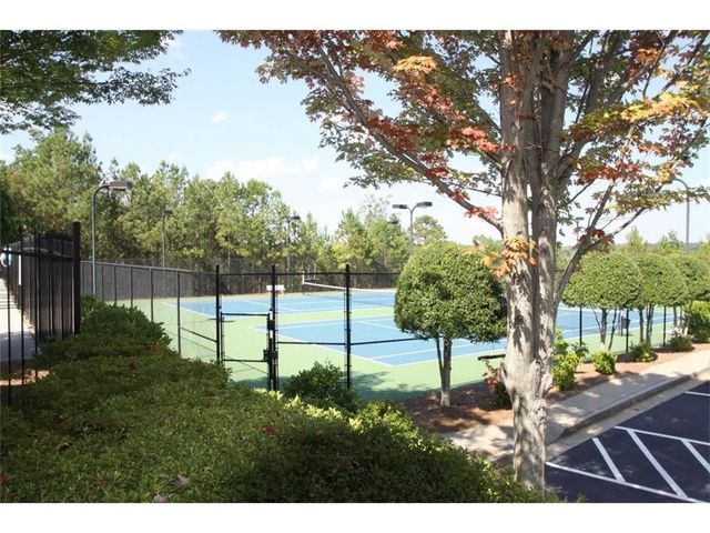 145 W Ridge Way, Roswell, GA 30076