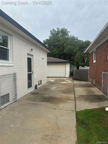 25335 Pattow Street, Roseville, MI 48066