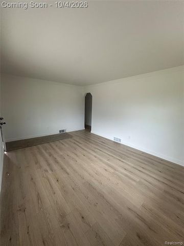 25335 Pattow Street, Roseville, MI 48066